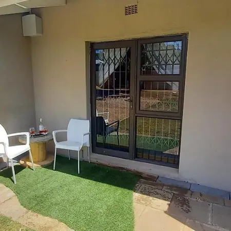 Bellville Self Catering Cape Town Exterior photo